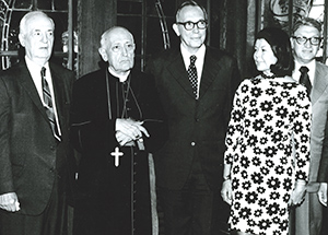 Albert Van Dusen met with Hungarian Cardinal József Mindszenty when the leader of the Hungarian Catholic Church visited Pitt’s Hungarian Nationality Room in 1975. From left, Samuel C. Gomory, first Hungarian Room Committee chair; Cardinal Mindszenty; Dr. Van Dusen; E. Maxine Bruhns, director of Nationality Rooms and International Exchange Programs; and Gay Banes, a Hungarian Room vice chair